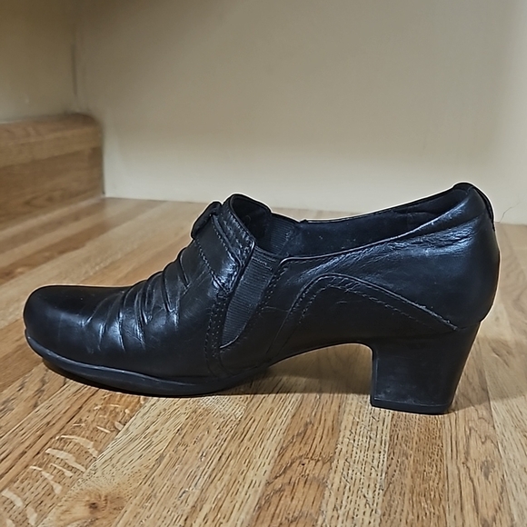 Clark's Artisan Short Slip On Booties Shoes 7.5W - Picture 7 of 16